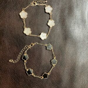 Elegant MOP and Black Flower Bracelet Set NEW.